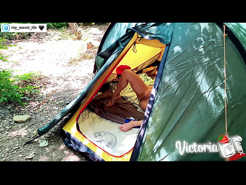 ❤️ Difilmkan di kamera Pria brengsek yang bersemangat dari Orang Asing di dalam tenda Super porno pada kami ️